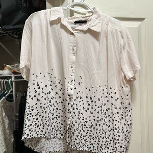 Women’s short sleeve Button up Shirt